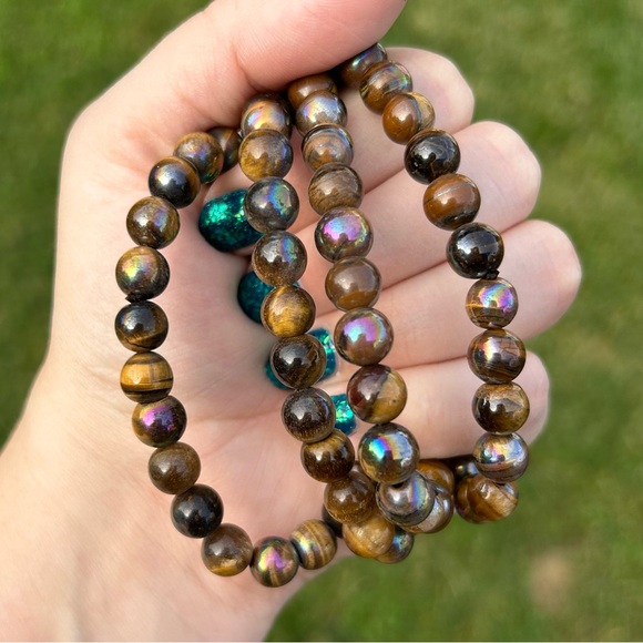 Aura coated tigers eye 8mm - Picture 3 of 3